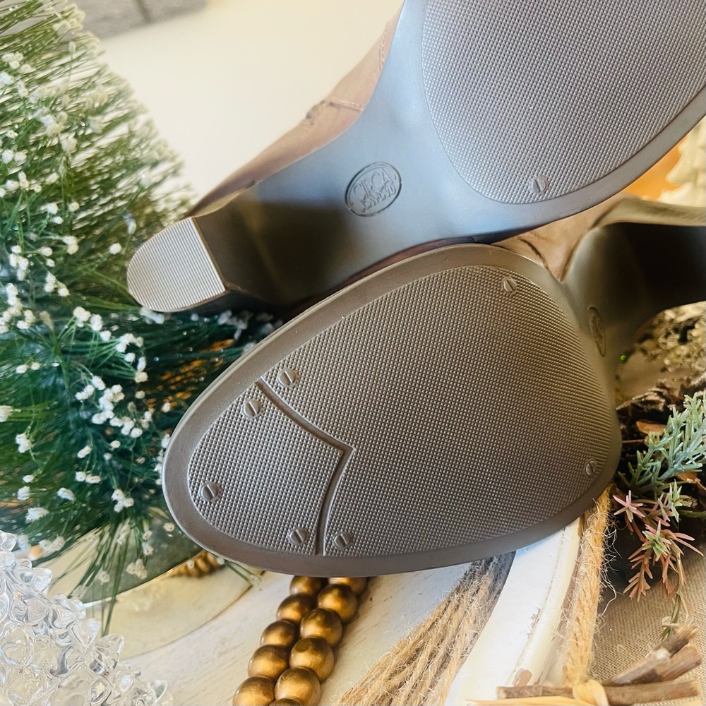 LIKE NEW CIRCA JOAN AND DAVID Xenobia Leather Suede Wrap Buckled Heeled … - Picture 12 of 15